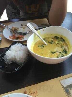 Le Bistro By Ruenrose