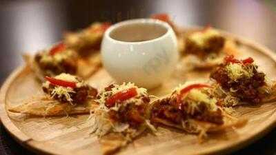 Le Bistro By Ruenrose