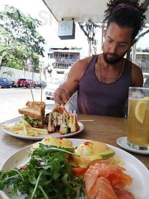 ร็อคเก็ต คอฟฟี่ บาร์