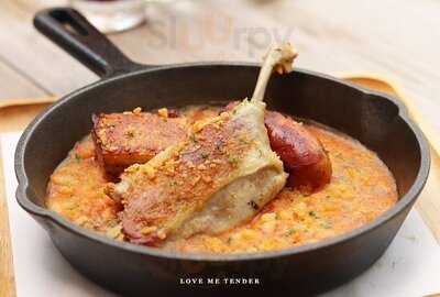 Love Me Tender Le Bistro