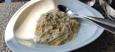 เมดินี่ เรสเตอรองท์ แบงคอก