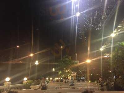 ร้านอาหาร โอยั๊วะริเวอร์เทอร์เรซ