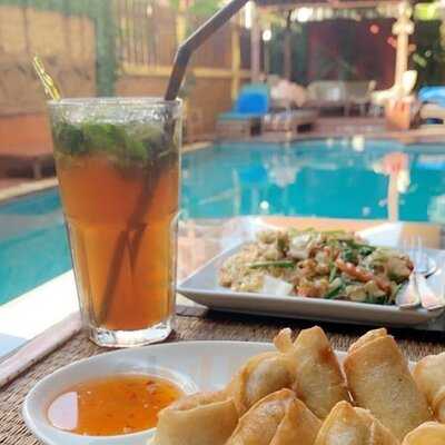 Lamphu Tree Thai Restaurant & Vegetarian Served