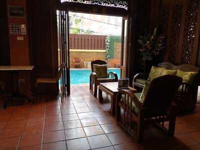 Lamphu Tree Thai Restaurant & Vegetarian Served