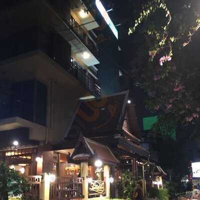 Lamphu Tree Thai Restaurant & Vegetarian Served