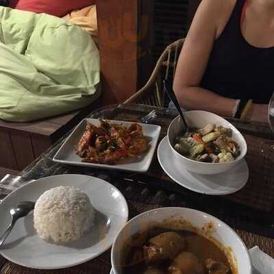 Lamphu Tree Thai Restaurant & Vegetarian Served