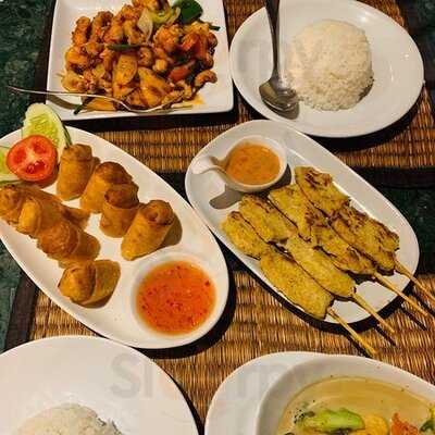 Lamphu Tree Thai Restaurant & Vegetarian Served