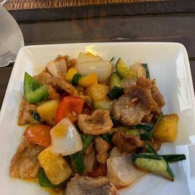 Lamphu Tree Thai Restaurant & Vegetarian Served