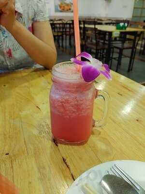 ร้านอาหาร สบายใจเก็บตะวัน