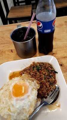 อิ่มจัง