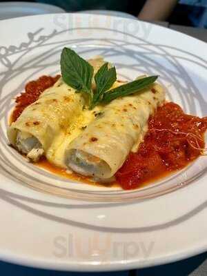 เกรย์ฮาว คาเฟ่ - เอ็มควอเทียร์