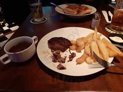 The Kiwi Sports Pub & Grill