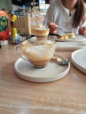 เซมิสวีทคาเฟ่