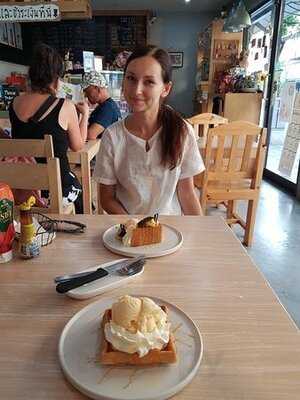 เซมิสวีทคาเฟ่