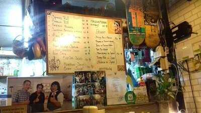 อานิส บิสโตร @ สาธร 15