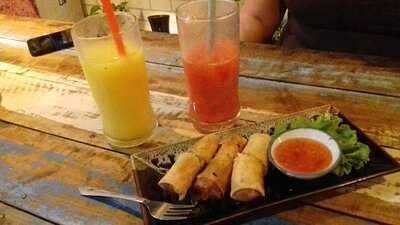 อานิส บิสโตร @ สาธร 15