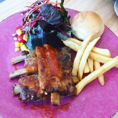 บุรินทร์กินข้าว