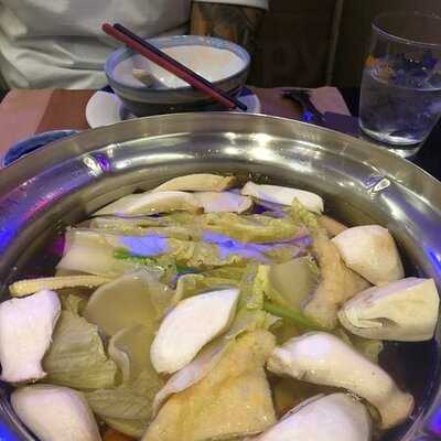 เอ็มเคโกลด์ : สาขาเอกมัย