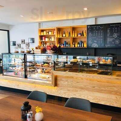 Beluga Restaurant & Bakery