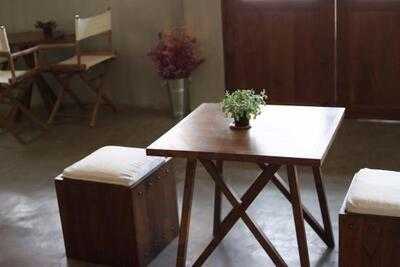 Slow Cafe By Room 111