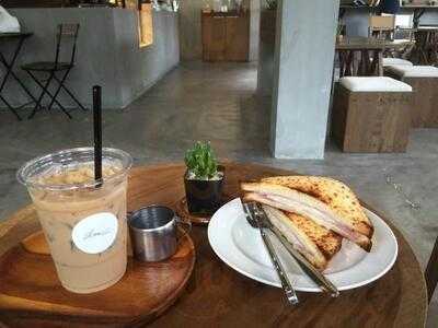 Slow Cafe By Room 111