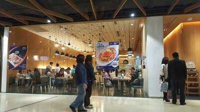 แหลมเจริญซีฟู้ด สาขา เซ็นทรัลลาดพร้าว