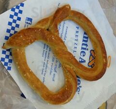 Auntie Anne's Silom Complex