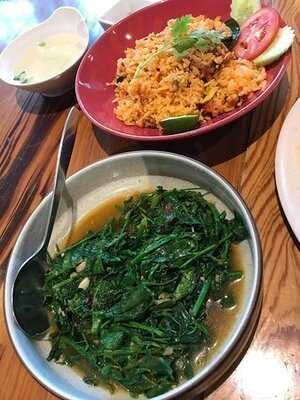 บ้านหญิง