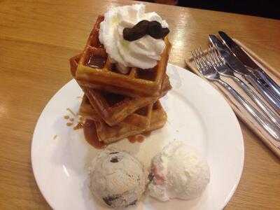 ร้านครีมสตูดิโอ