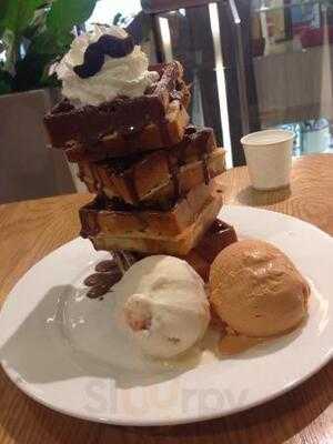 ร้านครีมสตูดิโอ