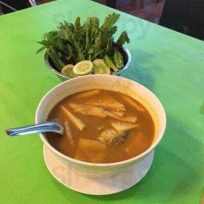 ร้านอาหาร จันทน์หอม