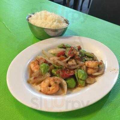 ร้านอาหาร จันทน์หอม