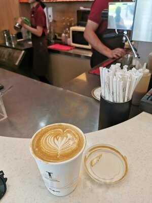 กาแฟดอยตุง (สาขาพระที่นั่งอนันตสมาคม)