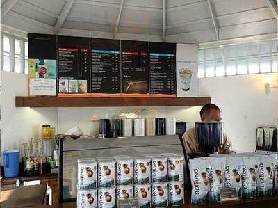 กาแฟดอยตุง (สาขาพระที่นั่งอนันตสมาคม)