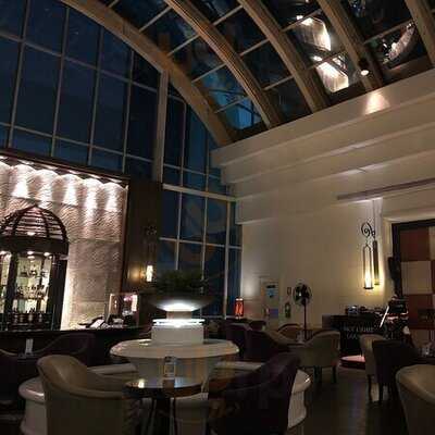 The Sky Lounge, Centara Hotel