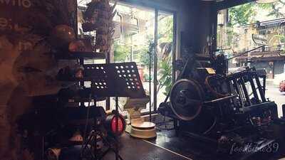 Hazel's Ice Cream Parlor And Fine Drinks