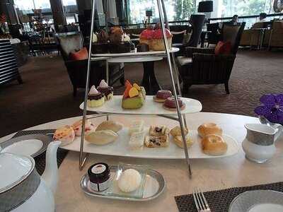 บัลโคนี่ เลาจน์ แอนด์ ฮิวมิดอร์