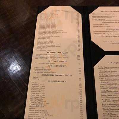 บัลโคนี่ เลาจน์ แอนด์ ฮิวมิดอร์