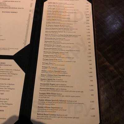 บัลโคนี่ เลาจน์ แอนด์ ฮิวมิดอร์