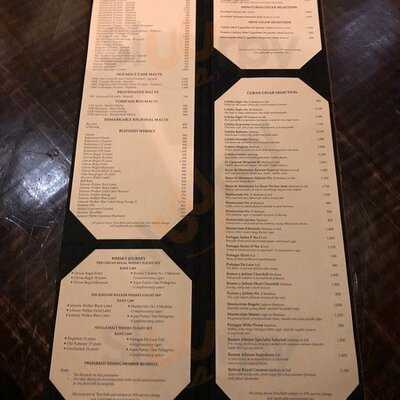 บัลโคนี่ เลาจน์ แอนด์ ฮิวมิดอร์