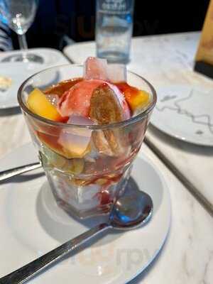 เกรฮาวด์ คาเฟ่ สาขา กรูฟ  แอท เซ็นทรัลเวิร์ด