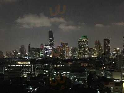 Sky Moon Bar & Bistro