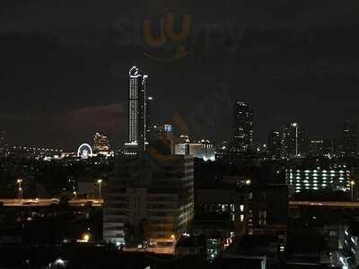 Sky Moon Bar & Bistro