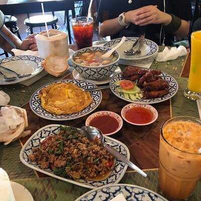 Ban Khun Mae Restaurant