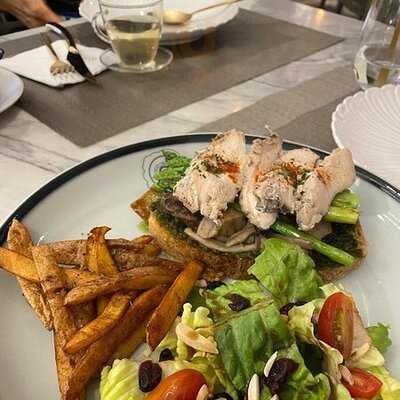 Divana Signature Cafe