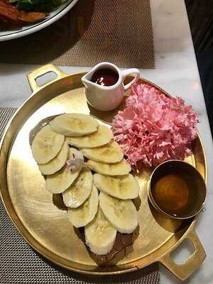 Divana Signature Cafe