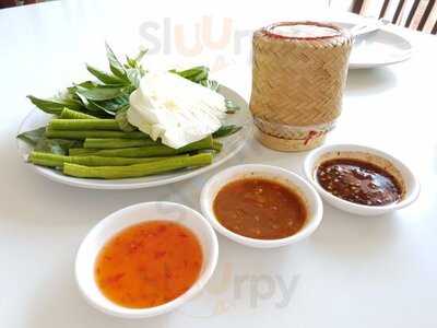 ร้านอาหาร ไก่ย่างเสือใหญ่