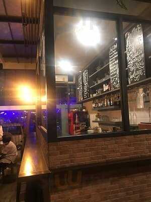 Au Cafe And Restaurant