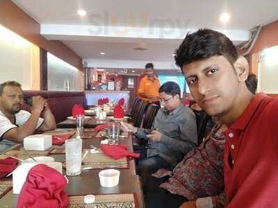 Bawarchi Indian Restaurant (soi 4)