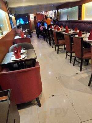 Bawarchi Indian Restaurant (soi 4)